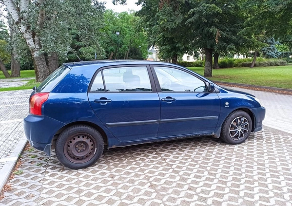 Toyota Corolla cena 4800 przebieg: 306515, rok produkcji 2002 z Siechnice małe 137